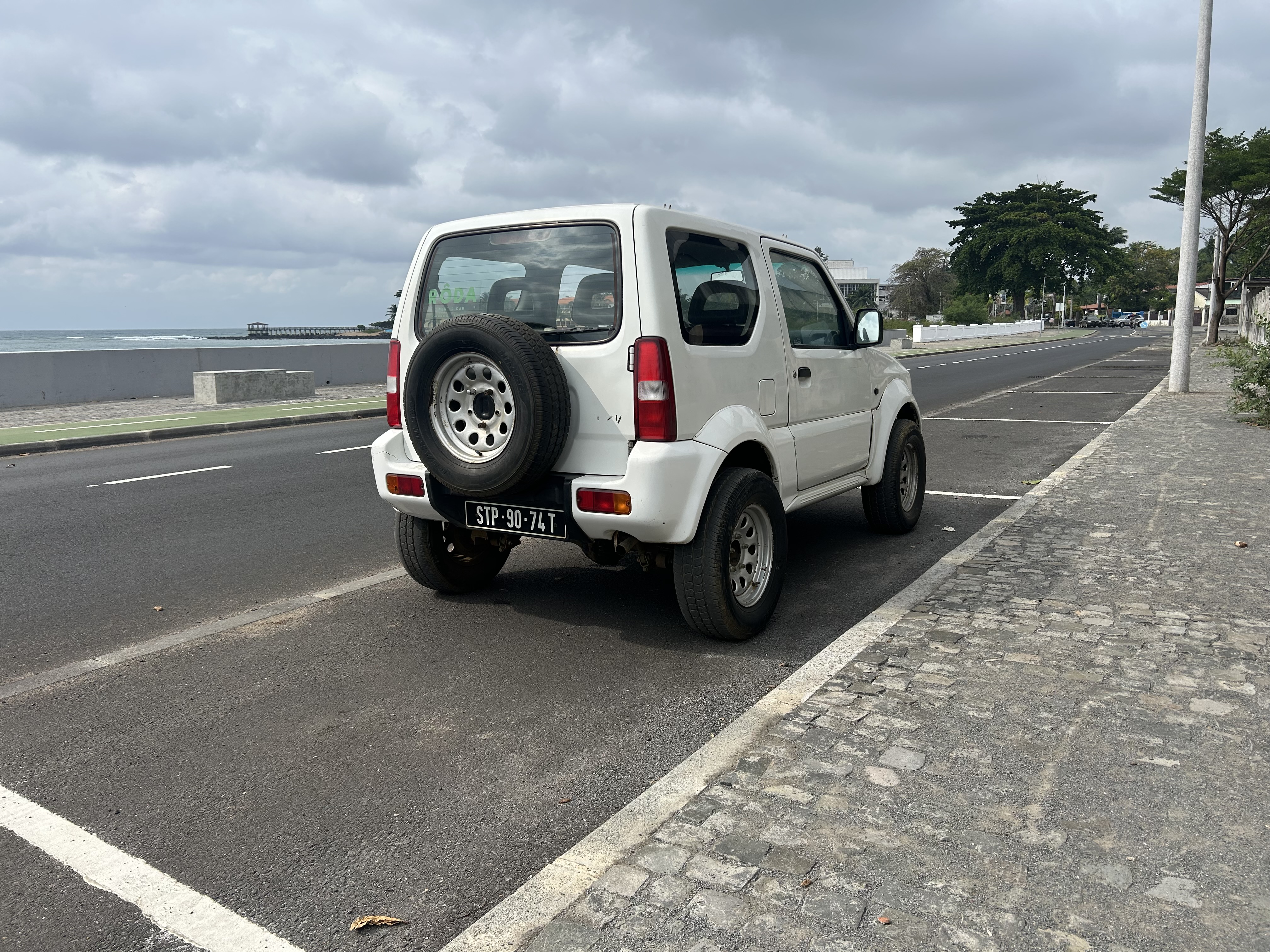 Jimny / traseira